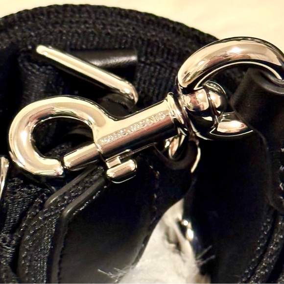 NWT Marc Jacobs The Tote Bag MEDIUM Purse Black Crossbody Canvas Zipper Travel - Picture 10 of 13